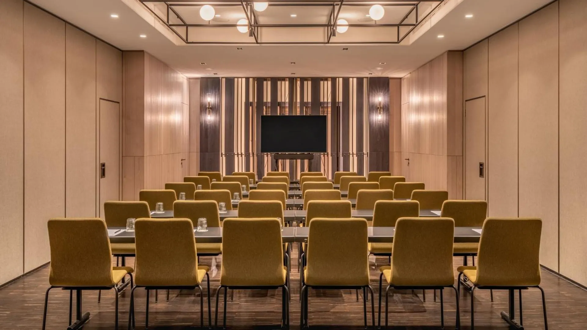Munich Marriott Hotel City West 4*,